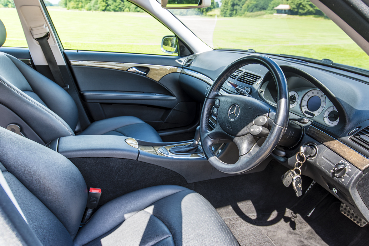 Mercedes-Benz E320 Sport Saloon