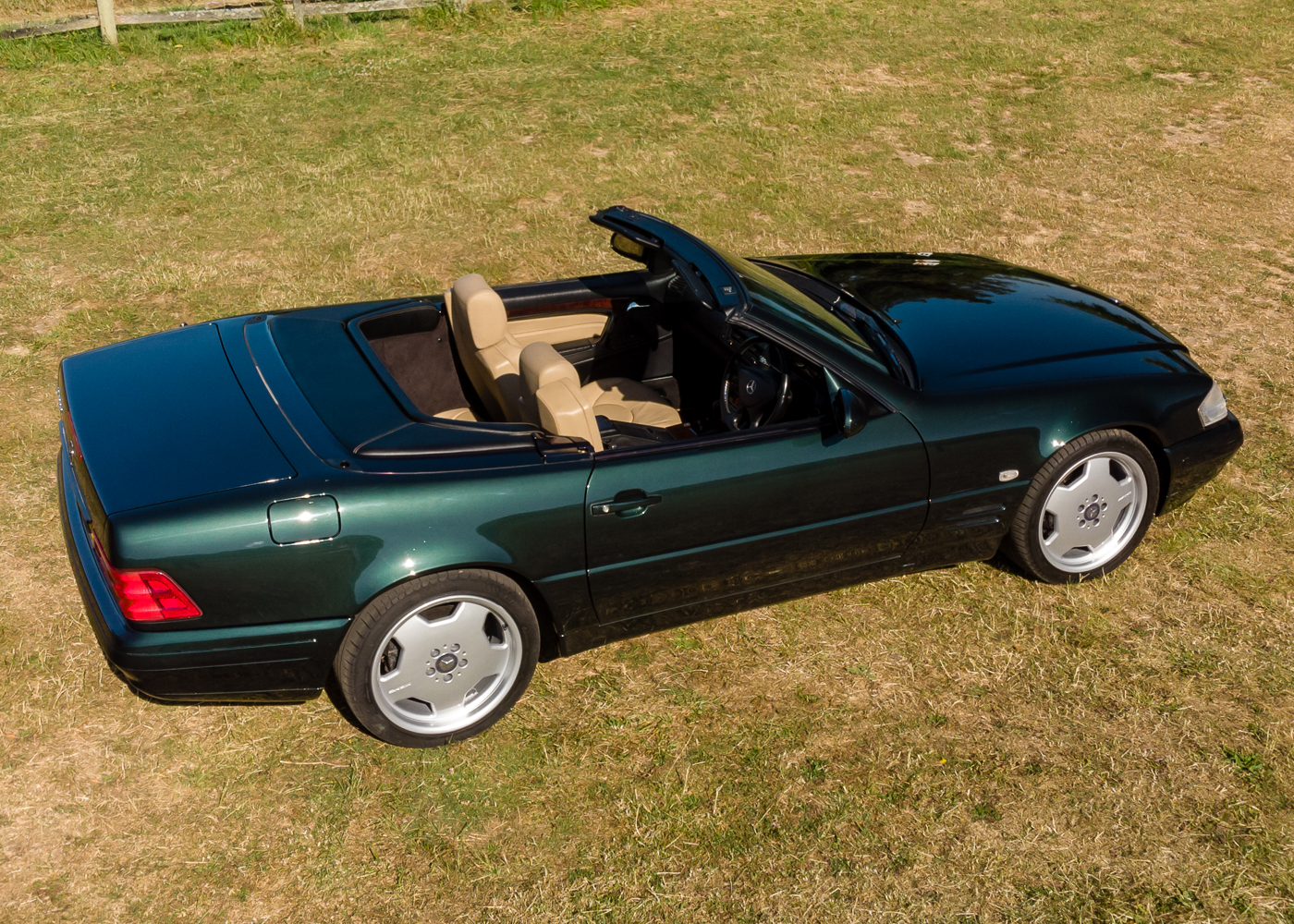 Mercedes Benz SL320 Designo in Allanite Green 